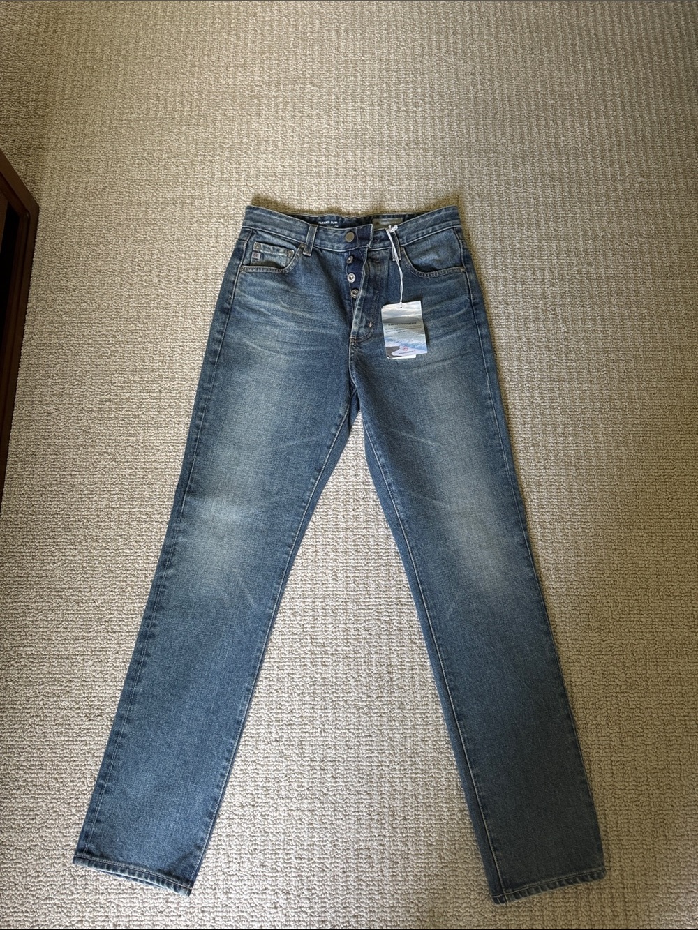 Women’s Straight Leg Denim Jeans in Washed Blue